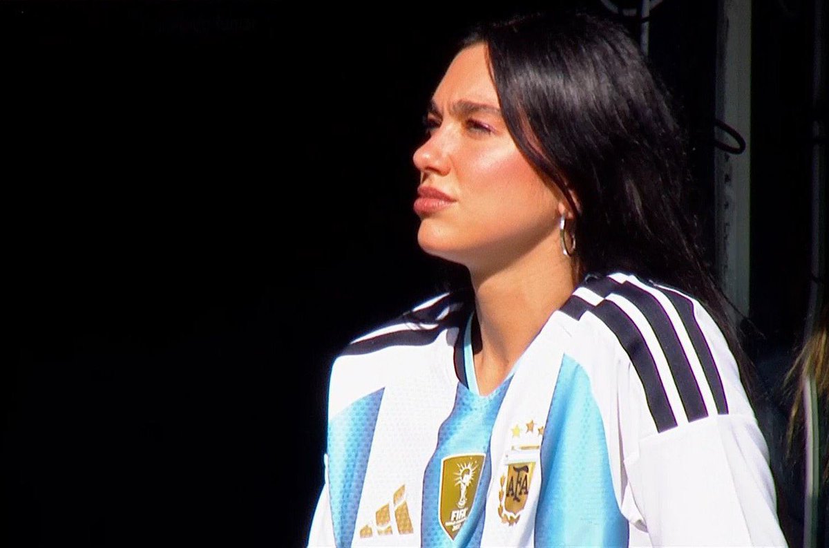 q wea hace dualipa viendo al bulla contra limache en santa laura