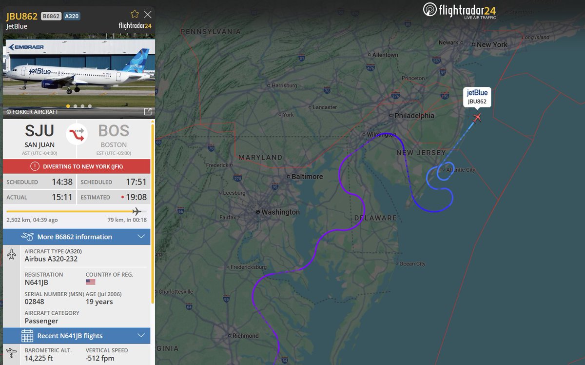 flightradar24's tweet image. Turn left, then turn right, then turn left, then turn right, then turn left, then turn right, then turn left, then turn right...