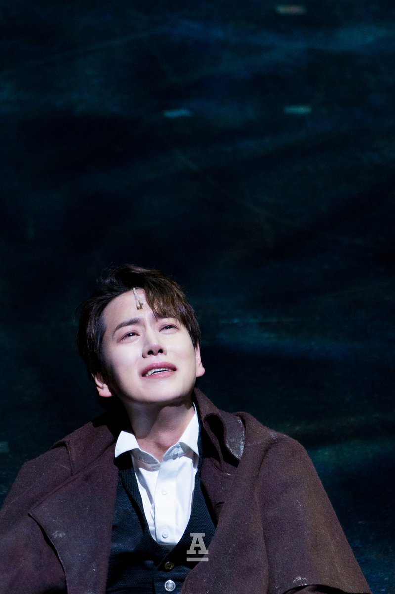 kky0817's tweet photo. 사장님 물만두가 다 뿔어서왓어요... https://t.co/aHUP3C50Ph
