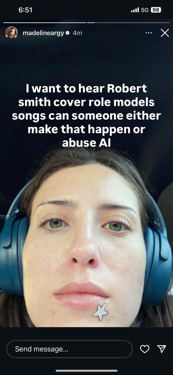 Readerobs's tweet image. this is how I know the disparity exists, a creative encouraging AI is something else