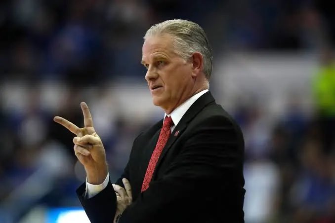 RedBlackPride's tweet image. Brian Dutcher Win #200 @Aztec_MBB 👏👏👏

#GoAztecs 🔴⚫️