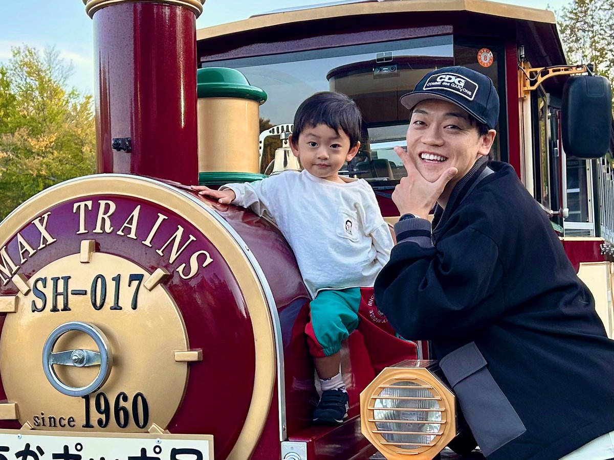 おはようございます🌞
息子が一番親っぽいポーズしてる写真で今週もスタートです