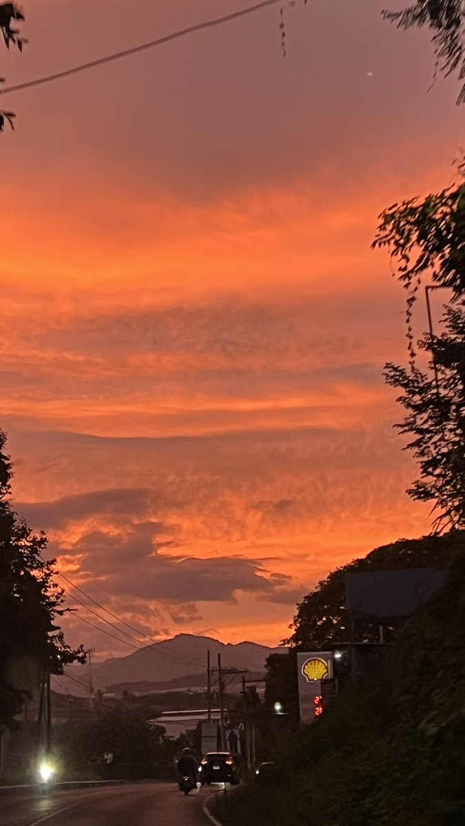 rodri_meneces's tweet photo. el cielo / mi cielo 😍 https://t.co/ZC0pFlPCnp