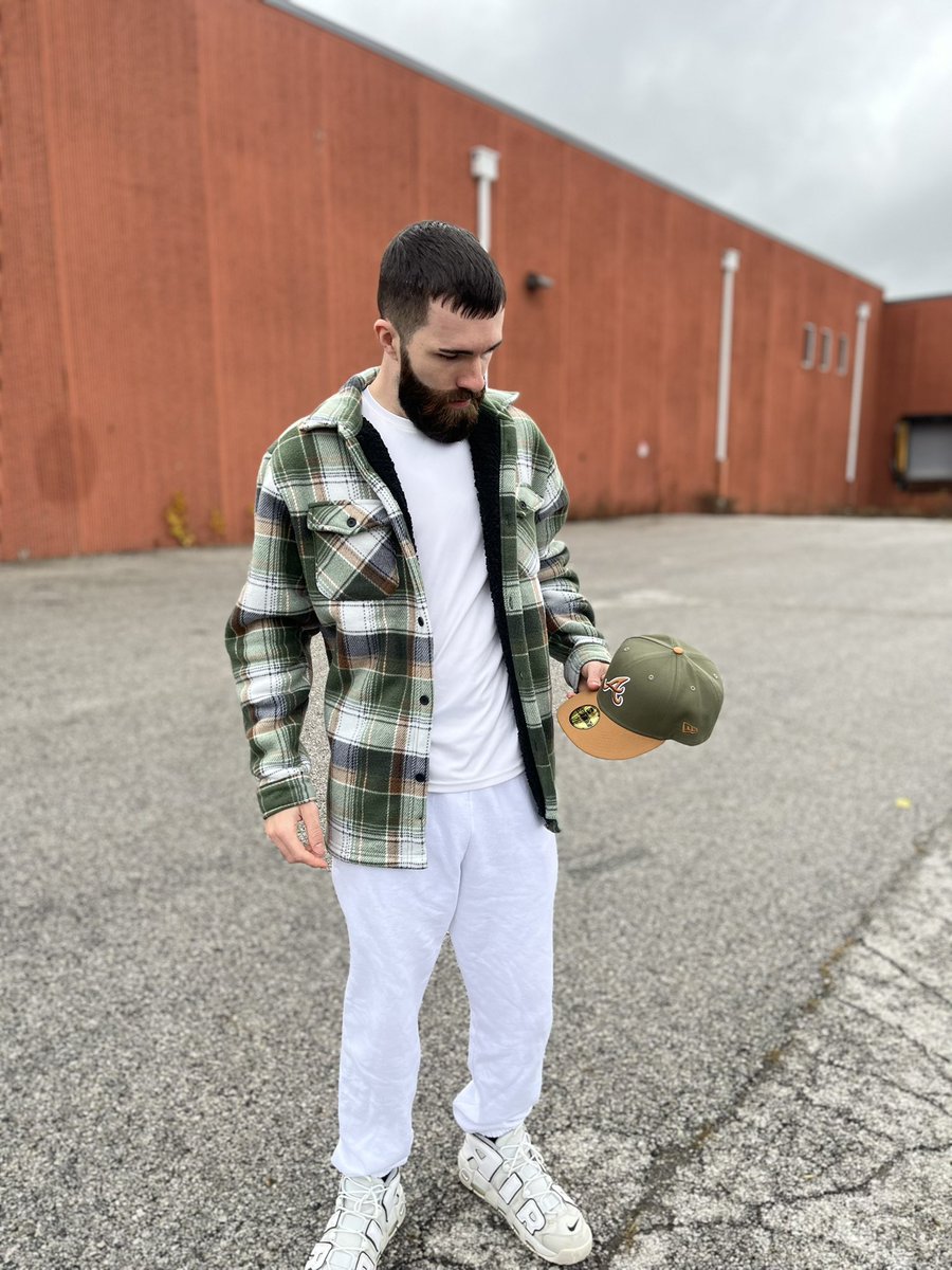 DatDudeCory's tweet image. Hat &amp;amp; flannel on da same page 😎