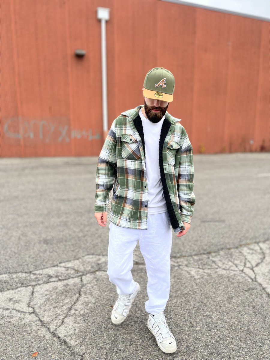 DatDudeCory's tweet image. Hat &amp;amp; flannel on da same page 😎