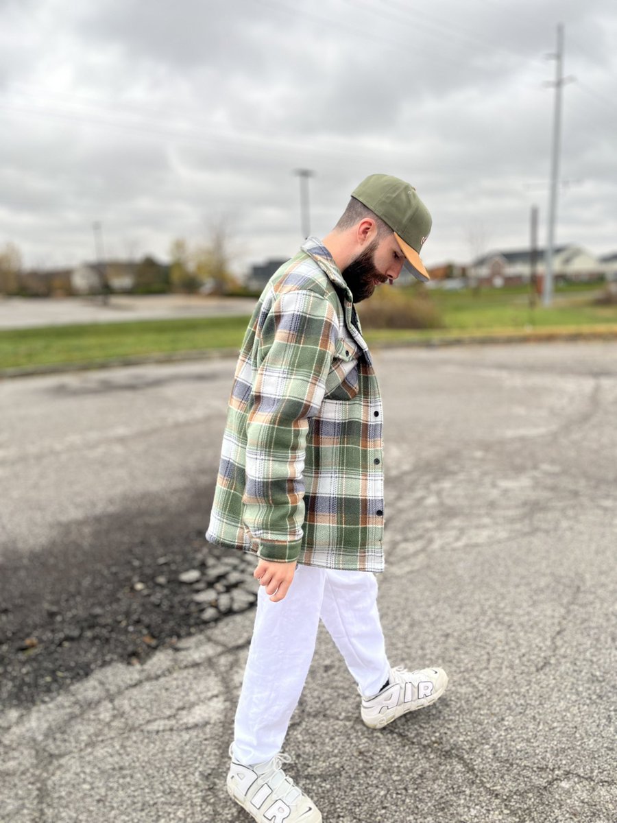 DatDudeCory's tweet image. Hat &amp;amp; flannel on da same page 😎