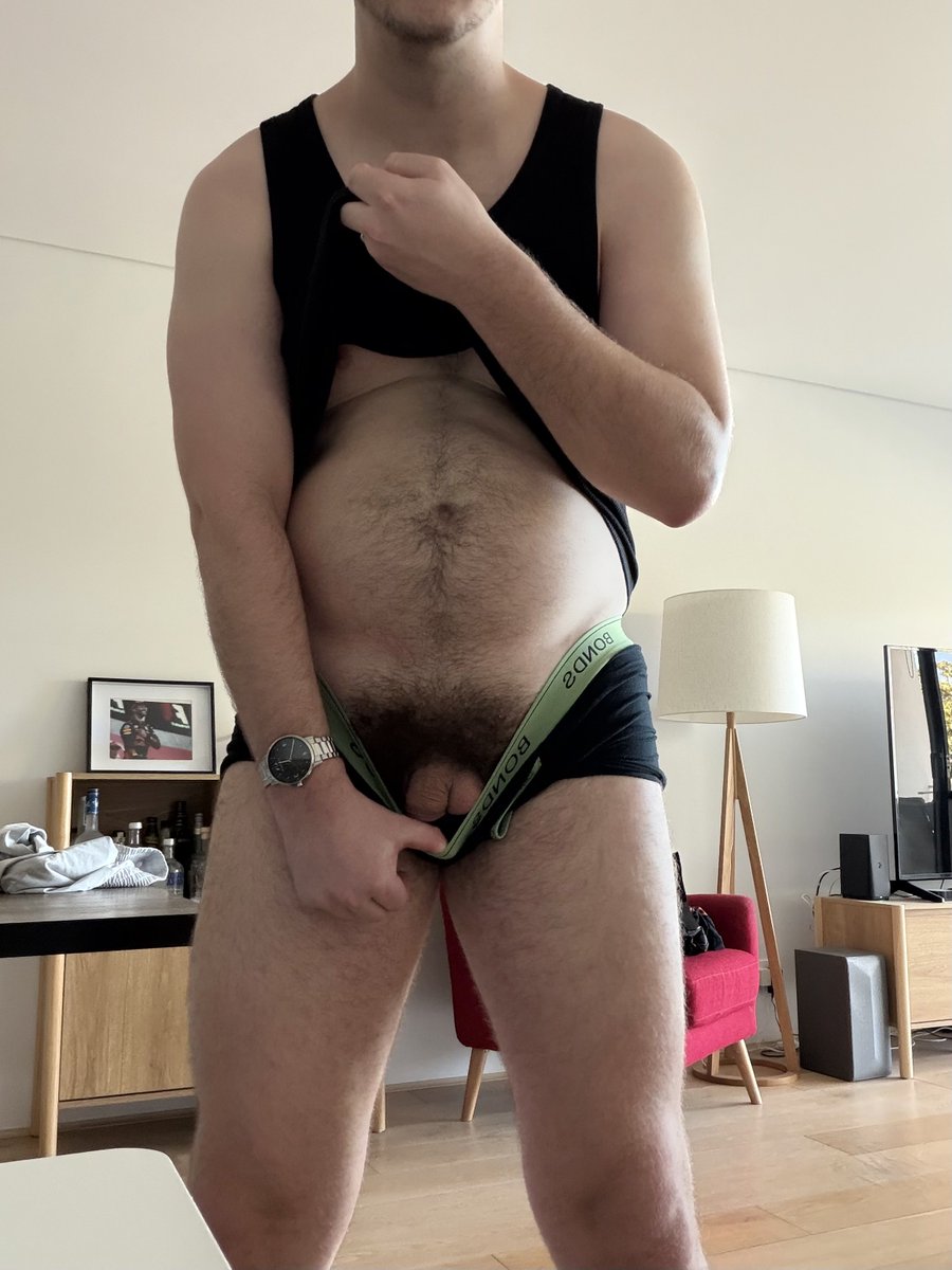 sexyausboy's tweet photo. Happy Monday. Would you play with my sweaty bush? 😏 https://t.co/p51iiOdtpY