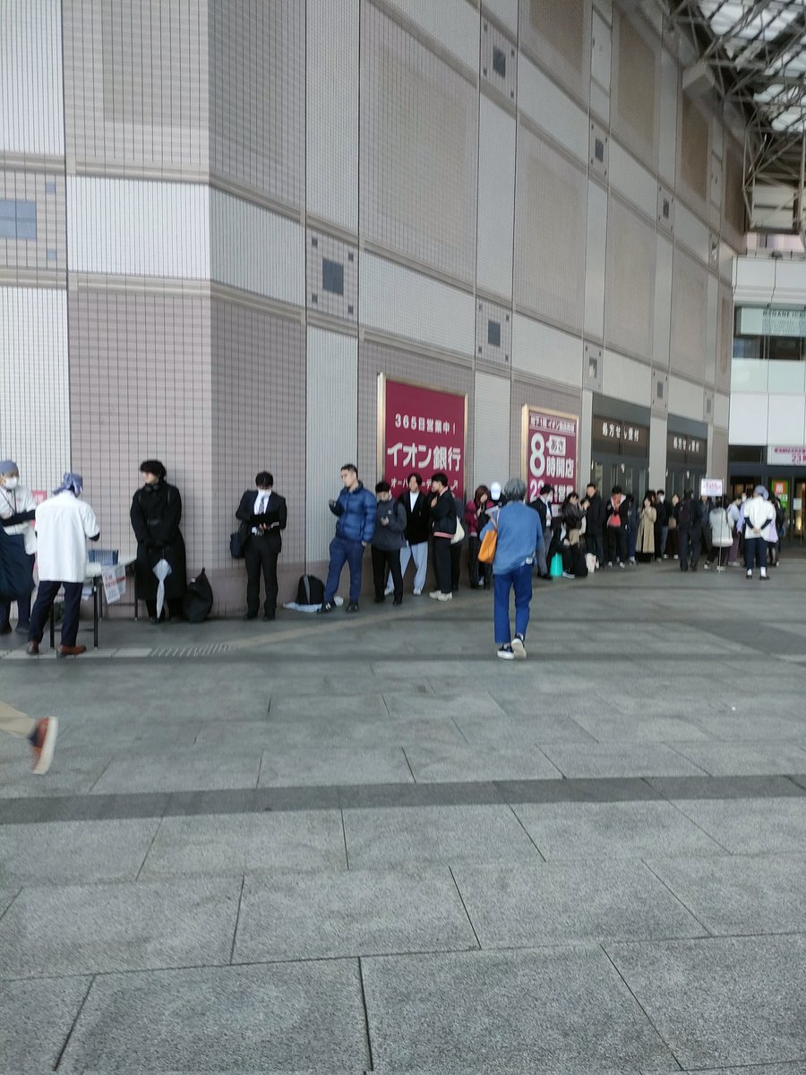 jnjnfngsh's tweet image. 銀だこ食べ放題
申し込み大行列
大盛況！
#銀だこ　#食べ放題