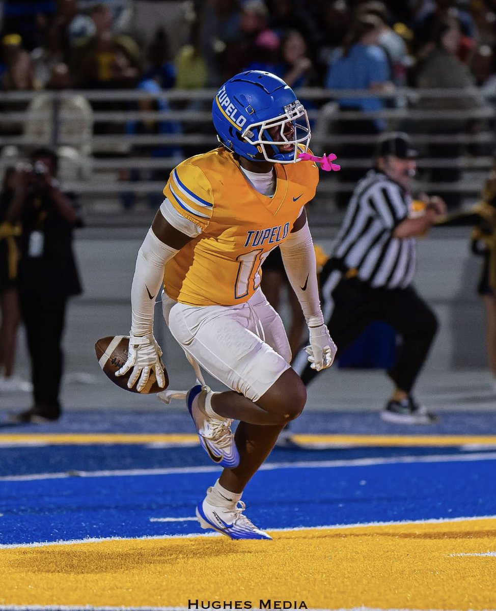 JermilJeffries's tweet image. Regular Season Highlights!! hudl.com/v/2T9zaX @JordanInTheSip @DYoung386 @TupFB @ThardiN1235