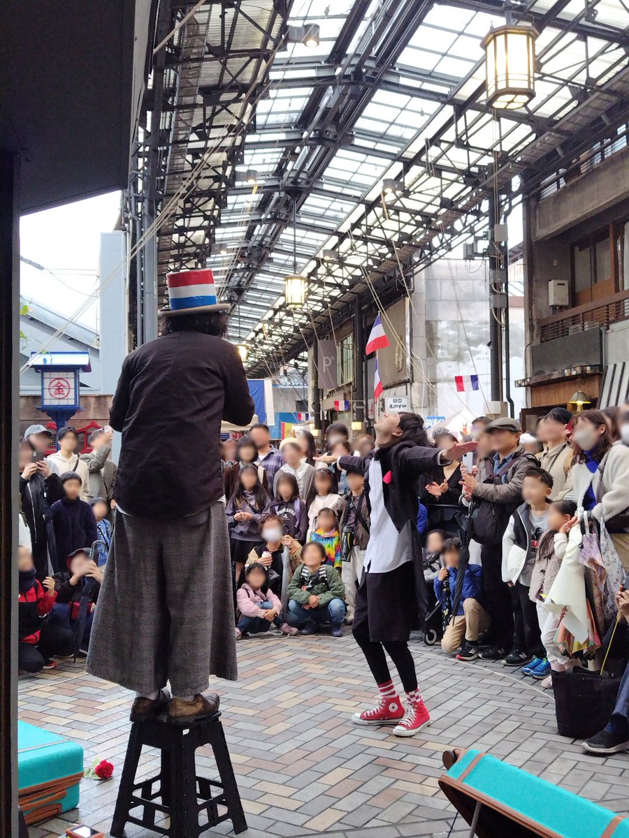 noatineko's tweet photo. 今年も行ってきました✌🏻
毎年行ってますが毎回思うのが
凄い人！！！！
新しい芸もあって面白かったです！

 #加藤みきお
 #加藤ひろみち
 #円頓寺秋のパリ祭2025 https://t.co/DdPdJd3Sk5