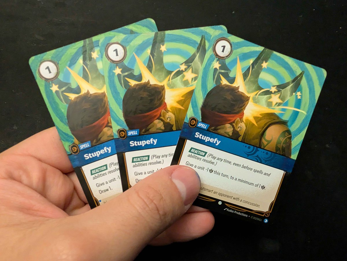 _NA45_'s tweet image. Been slowly working on extended arts for my Kaisa deck, really happy with how these Stupifys came out!

#riftbound #cardalters