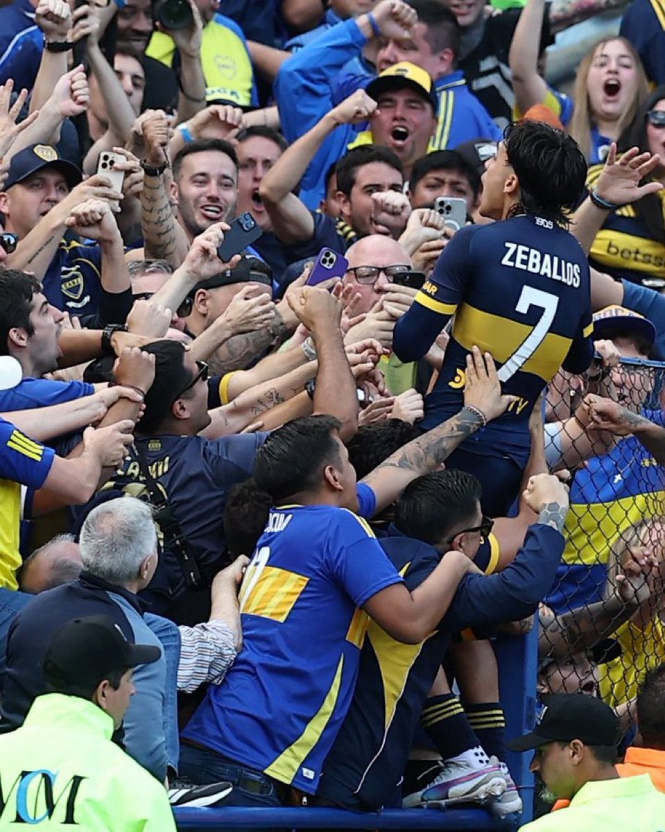 SANGREXENEIZE's tweet photo. Boca Juniors, el último bastión del futbol que amamos https://t.co/3OIlPlWBLN