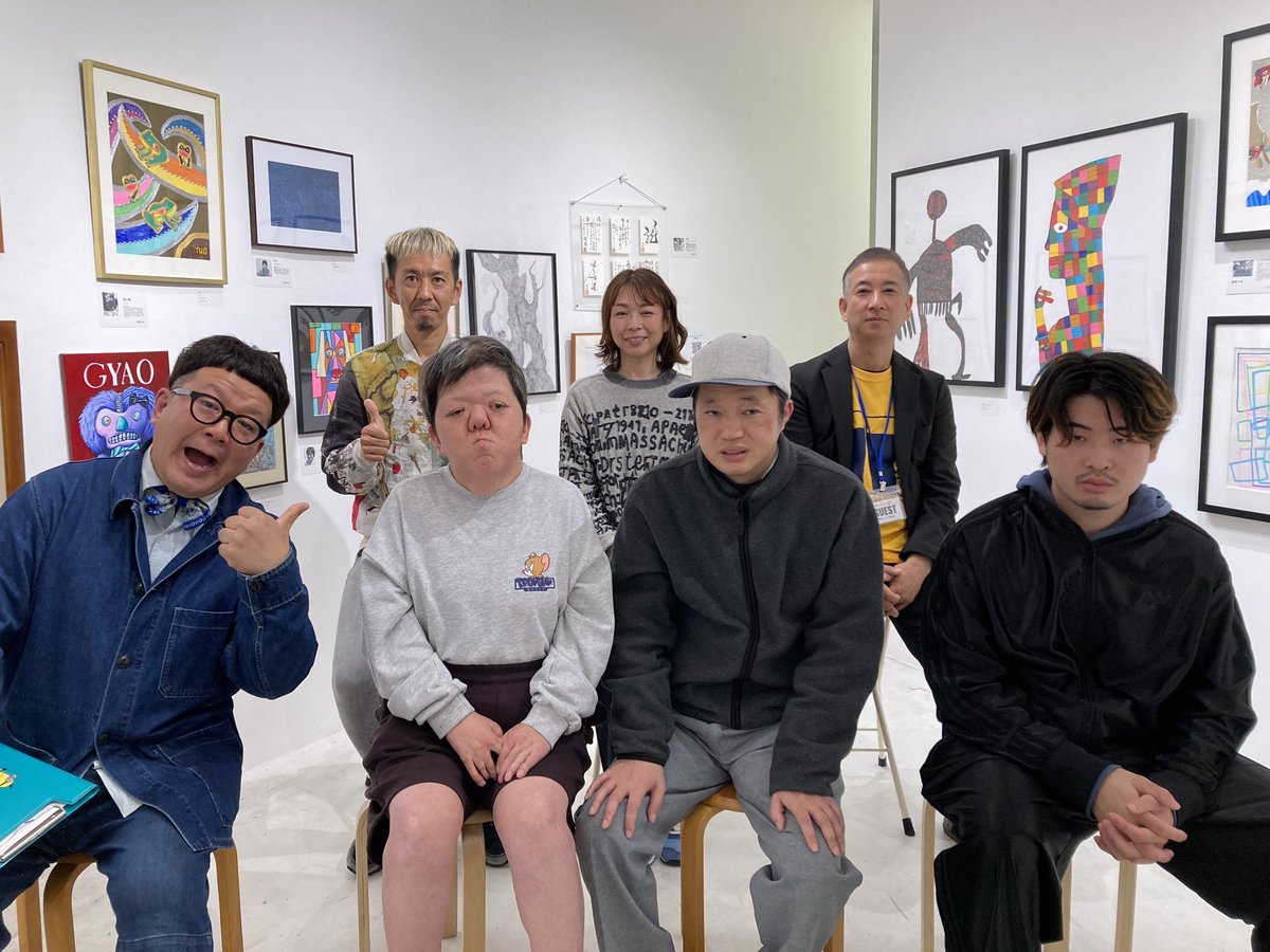 taizougahaku's tweet photo. 障がい者アート展、無事終了！
最終日のトークセッションで司会を務め、笑いも学びもいっぱいの時間でした。
自閉症スペクトラムと分かってから、コミュ力を評価され��信に。昨日も司会を褒めてもらい嬉しかったです。
これからも自分らしく、障がい者アートを広げていきます。
クラファン継続中！ https://t.co/OMh4aszAEq