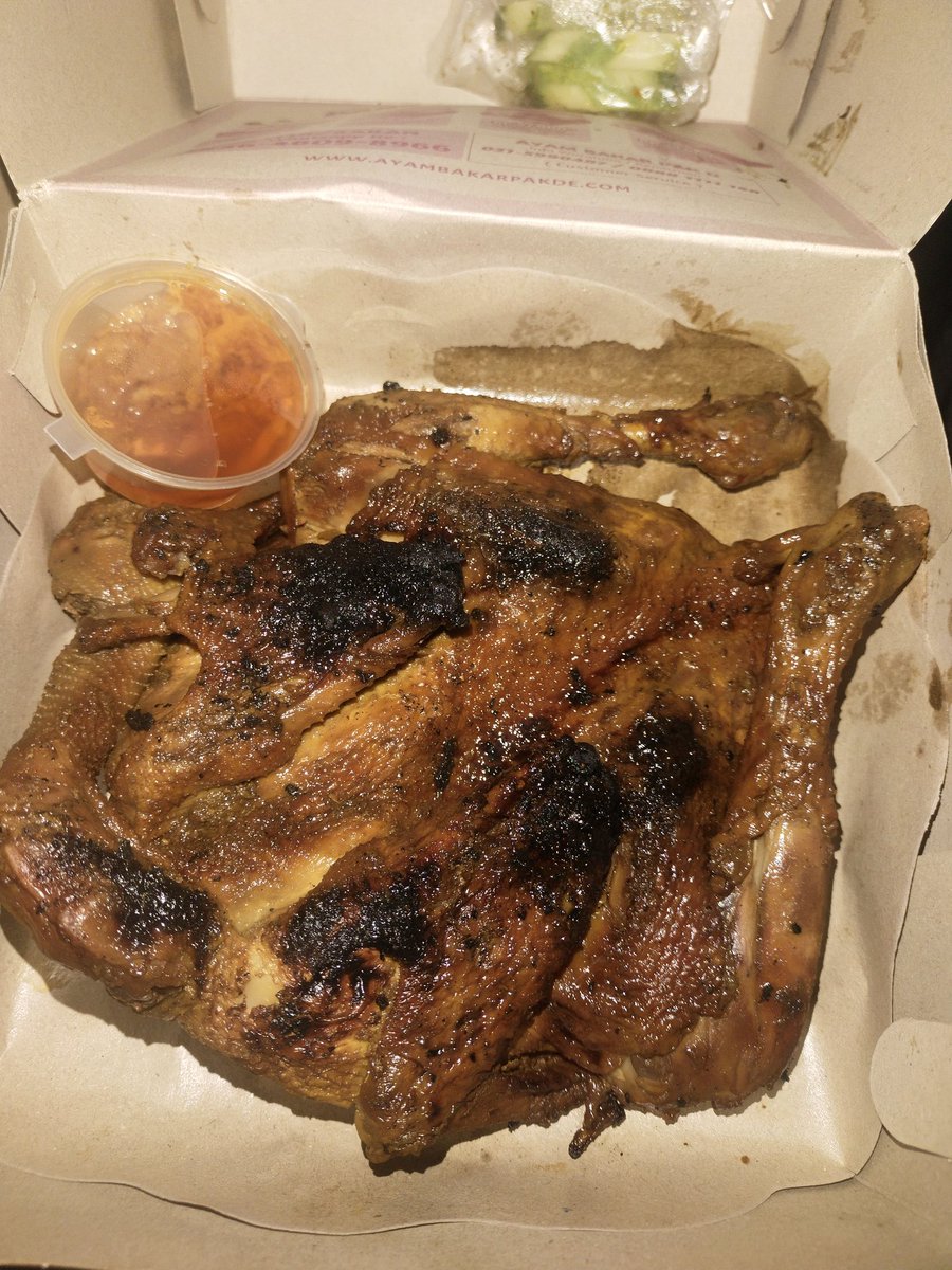 werifesterous's tweet image. Oh, yeah🤤🍗
#chicken #grilled #sambal