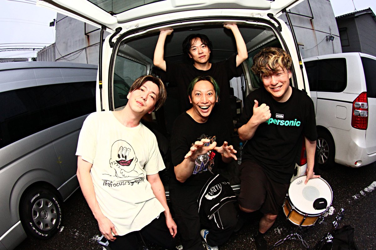 RIDDLE 
金沢vanvan V4ありがとうございました！🐟
来てくれた皆様の熱量にしっかりパワーもらえた素敵な日でした。
再会したいバンドや仲間がいっぱい！
また行きます金沢

photo <a href="/teru_lpg/">てる</a>