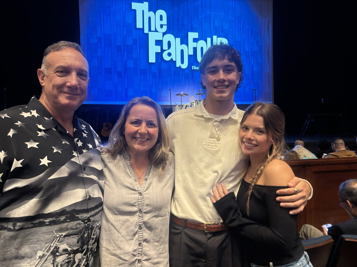 Went to see the Fab Four with my girlfriend and my parents last night. Love spending my weekends like this. 😊
<a href="/RecruitGeorgia/">Recruit Georgia</a> <a href="/RichContartesi/">Richie Contartesi</a>