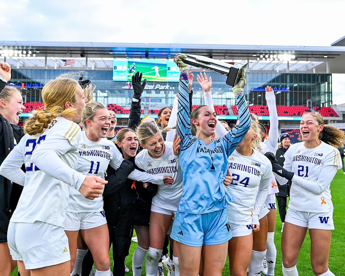Two trophies &amp; the Dawgs aren’t done yet 🏆

#GoHuskies x <a href="/UW_WSoccer/">Washington Women's Soccer</a>