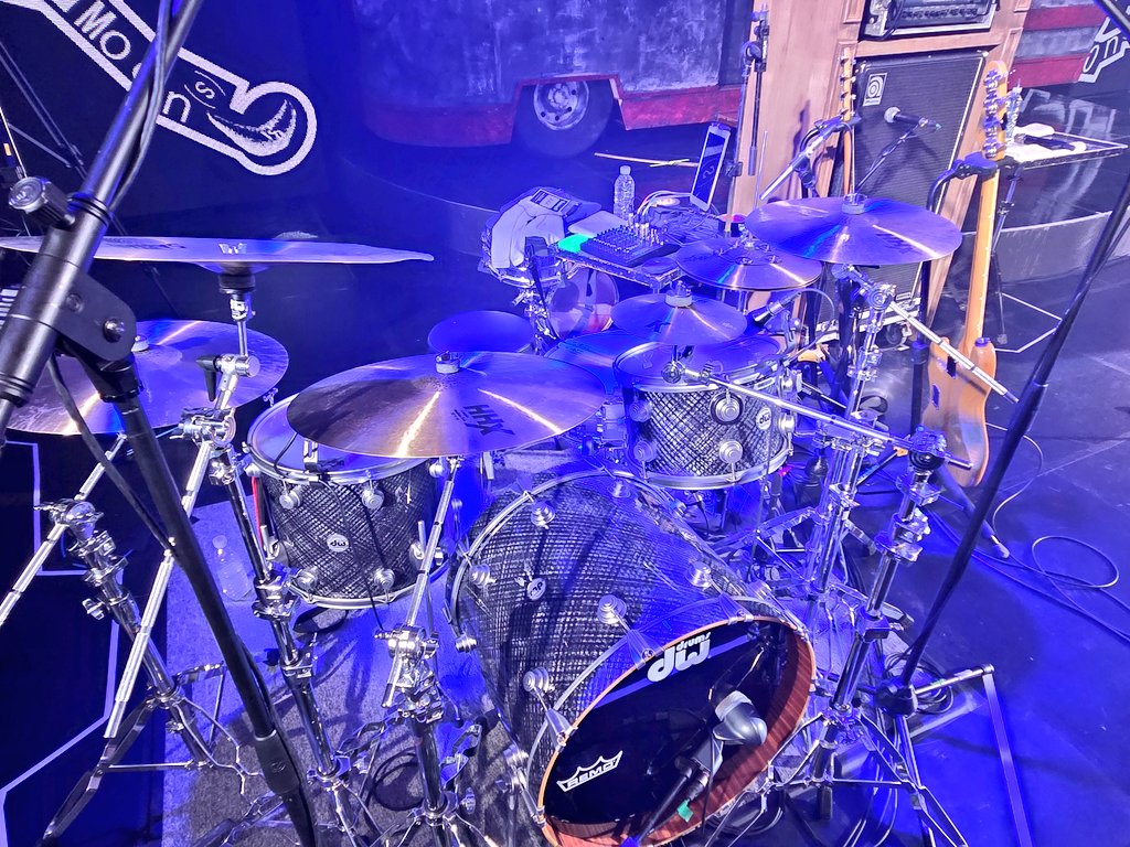 Miliソウル公演お疲れさまでした。無事帰国。
韓国であんなにたくさんの方に見にきていただけて嬉しかったです。
年が明けたら今度は日本公演が待ってます！そちらもしっかり準備して、いきます！
また会いましょう！

#Mili　#OneMillionMoons