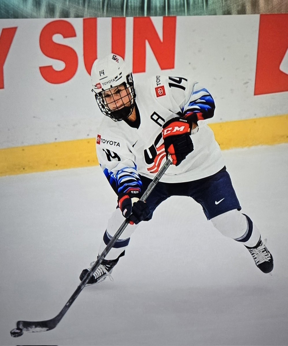 Another athlete very deserving. Félicitations à <a href="/Bdecker14/">Brianna Decker</a>. Hockey 🏒 hall of fame inductee.