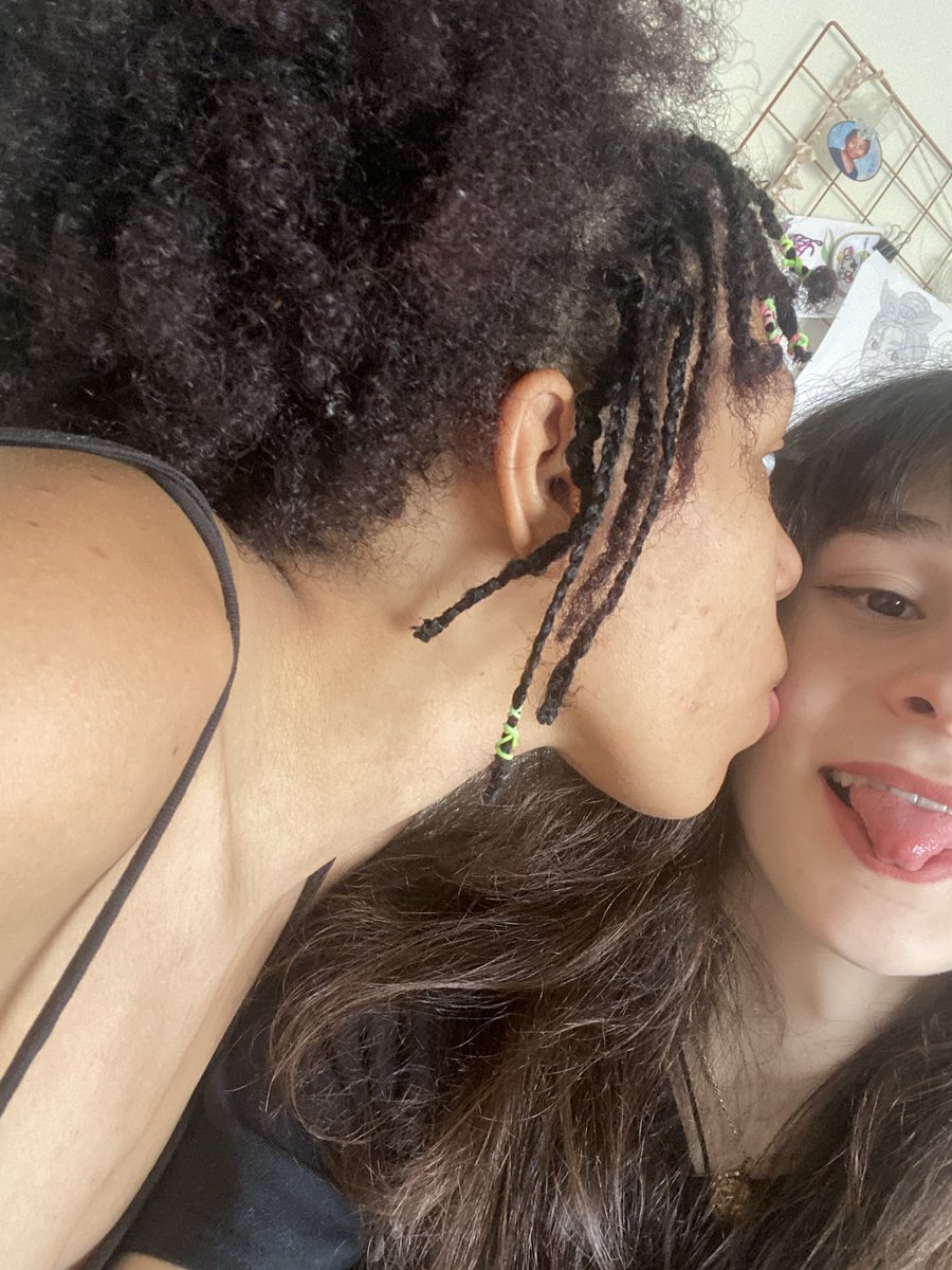 ElysiumFlora's tweet image. 2 anos de pura felicidade