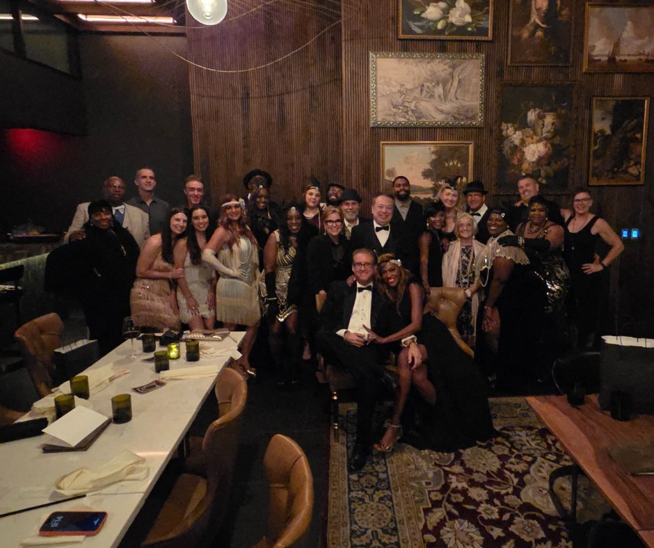 modascapes's tweet image. To all the talented people who make this industry such a joy — thank you for the inspiration and camaraderie. Cheers to many more shared celebrations! 🥂

#DesignCommunity #GratefulHeart #CreativeFriends #InteriorDesignLife #YesHeWasSurprised