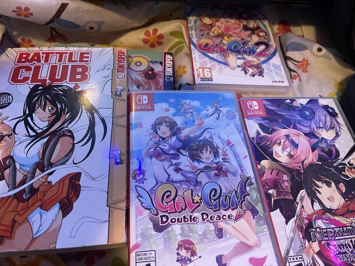 Cupids_Acolyte's tweet photo. The clerk at my local anime store called me perv for buying these but right after gave me her instagram to talk about these 😭. I guess i made a buddy. 😵💫
#galgun #neptunia #senrankagura #battleclub https://t.co/dtkiFnhQ04