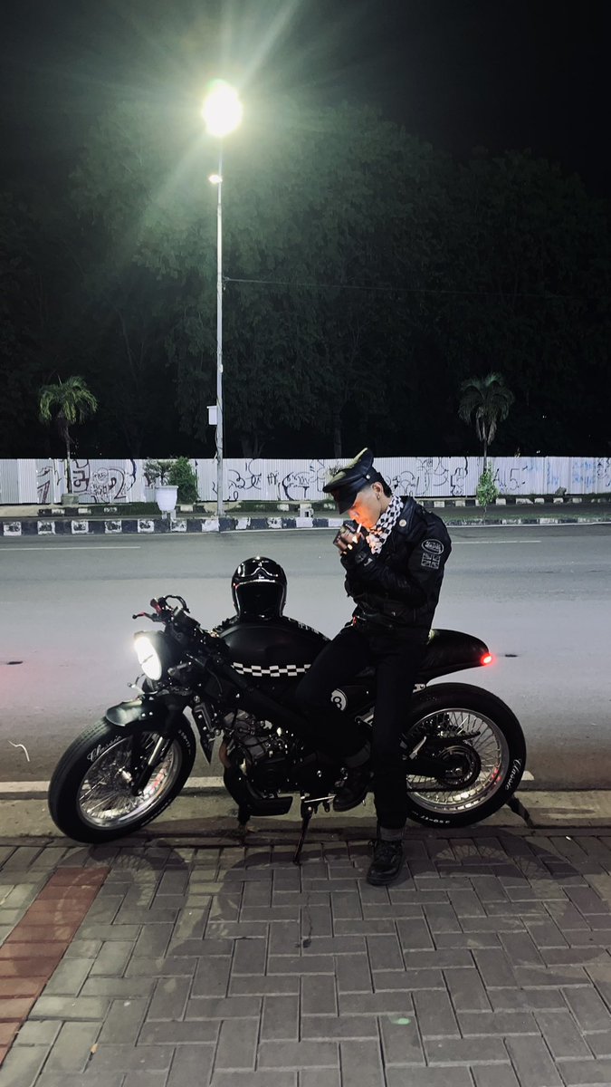 azzmarak's tweet photo. caferacer at midtown 🏍️🏁 https://t.co/HvhJ4JKMKr