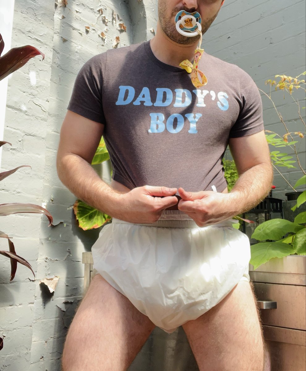 Closetkrinkster tweet media