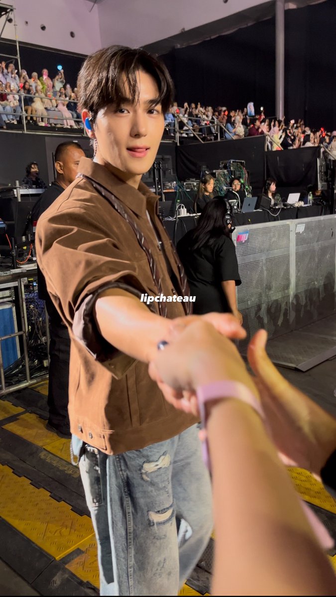 gingerbreadle's tweet photo. mau lagi 😭 

#THEBLAZE_in_JAKARTA https://t.co/WaLWg5tOfw