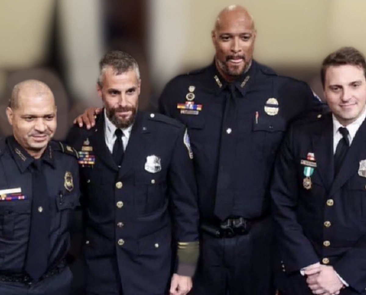 🚨The Capitol Police on in January 6th:

-Planted the pipe bombs.

-Shot and tear gassed peaceful protesters in efforts to agitate them.

-Removed barriers and literally waived people to go towards the Capitol building.

-Opened giant magnetic doors from the inside to allow