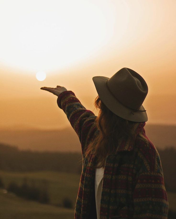 No dejemos pasar algunas  oportunidades que nos presenta la vida. Pueden  no volver 
dejándonos con el recuerdo
de lo que pudo haber sido.
