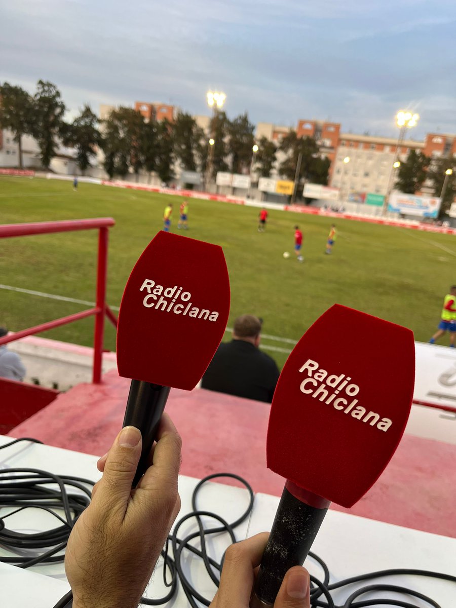 Hoy ha sido un día completo de Fútbol en #ÁreaDeportiva de <a href="/chiclanafm/">Radio Chiclana</a>   Radio Chiclana.