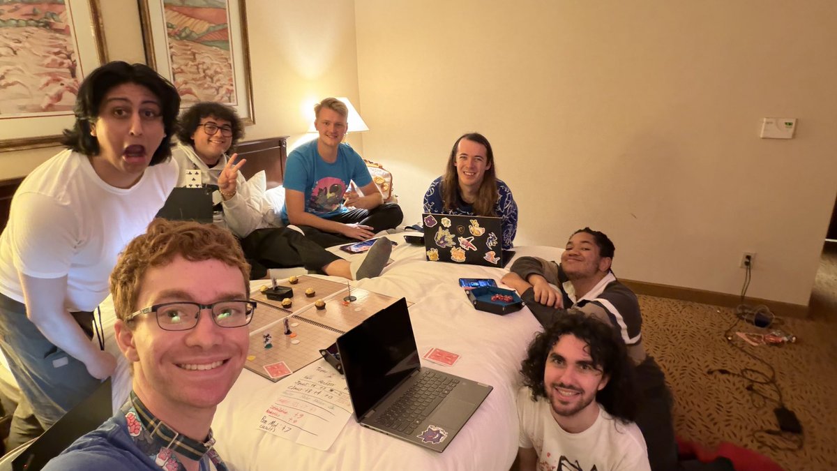 Fun hanging with all my silly friendos and new friends at #pawcon !! I had a blast this con and loved the chill daytime and bustling nightlife at the party floor :3 Thanks to the staff for their great organizing!