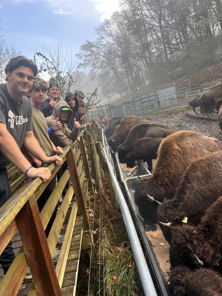 Team <a href="/ZekeAdwatersIII/">Zeke Adwaters III</a> 
crushes the Amazing MOB Race this AM to take Survivor Wkend. <a href="/dpastusic22/">David Pastusic</a> takes the lone survivor title… great wkend w/ the #TCMOB