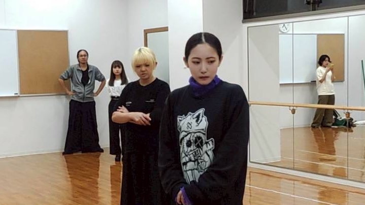 本番までまもなく1ヶ月前‼️

前回の稽古ではそれぞれのチーム前半パートを流しました💁

色々台詞カットした結果…｡

アクション含めめっちゃ短くなりました🤣⏱⁉️

これは上演時間が当初の予定に収まるか、今週の稽古で決まります‼️

【劇場チケット予約】
quartet-online.net/ticket/ansatsu…

#暗殺異世界