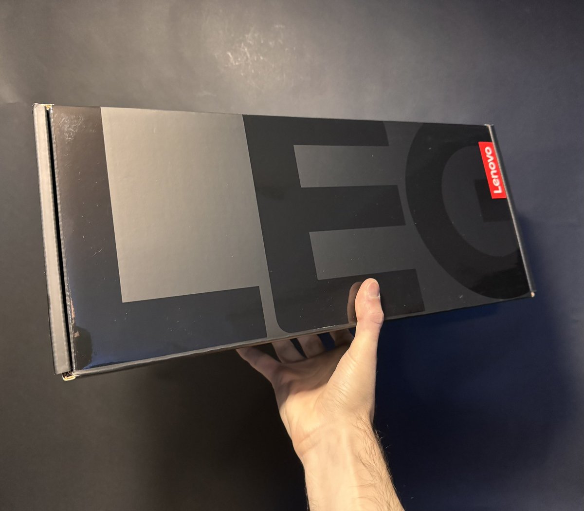 unboxing my LEG*
twitch.tv/wulffden