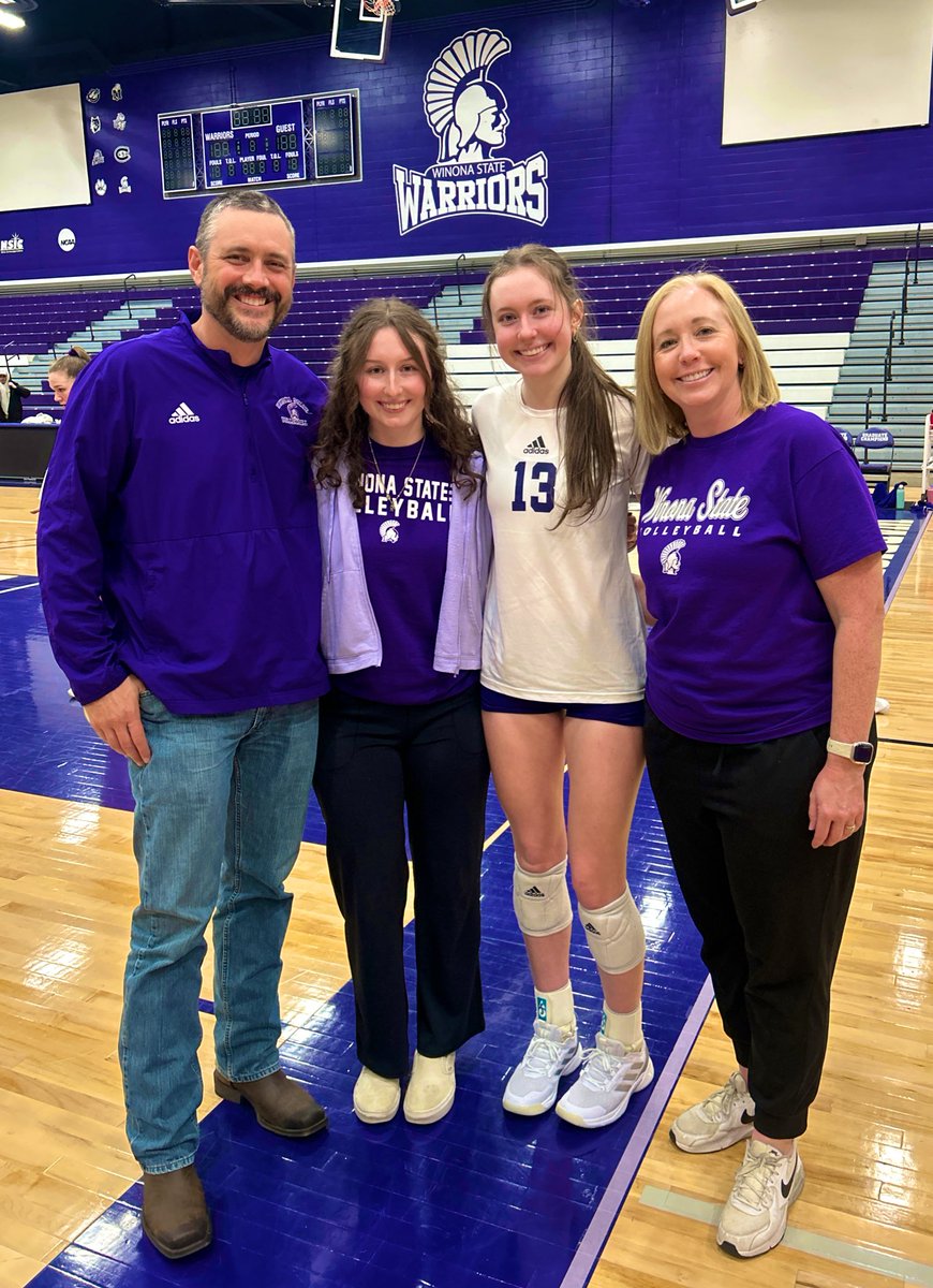 cc2amaz's tweet image. Two big W’s this weekend with the whole fam together for Friday night and a big tailgate crew on Saturday. #stedlets #rollwarriors #parentsweekend