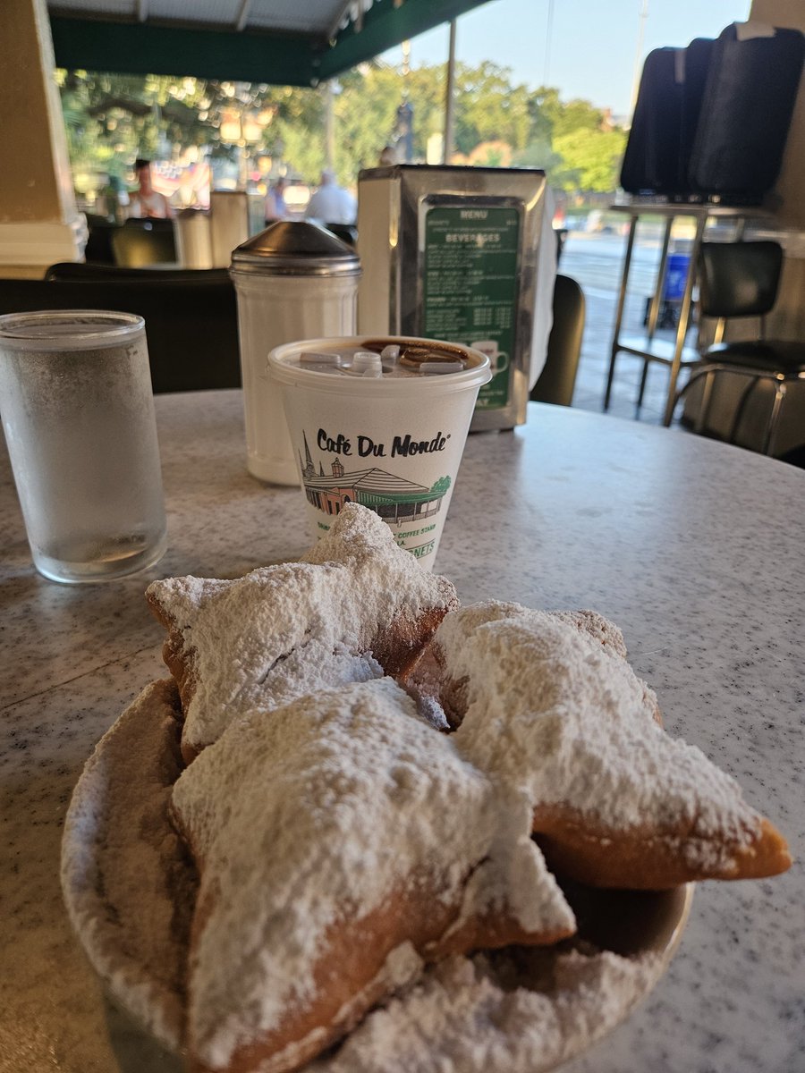 BaseProgression's tweet image. Back to NOLA tomorrow. Bummed to be away from the yote, but this should be the last trip for several months. :3