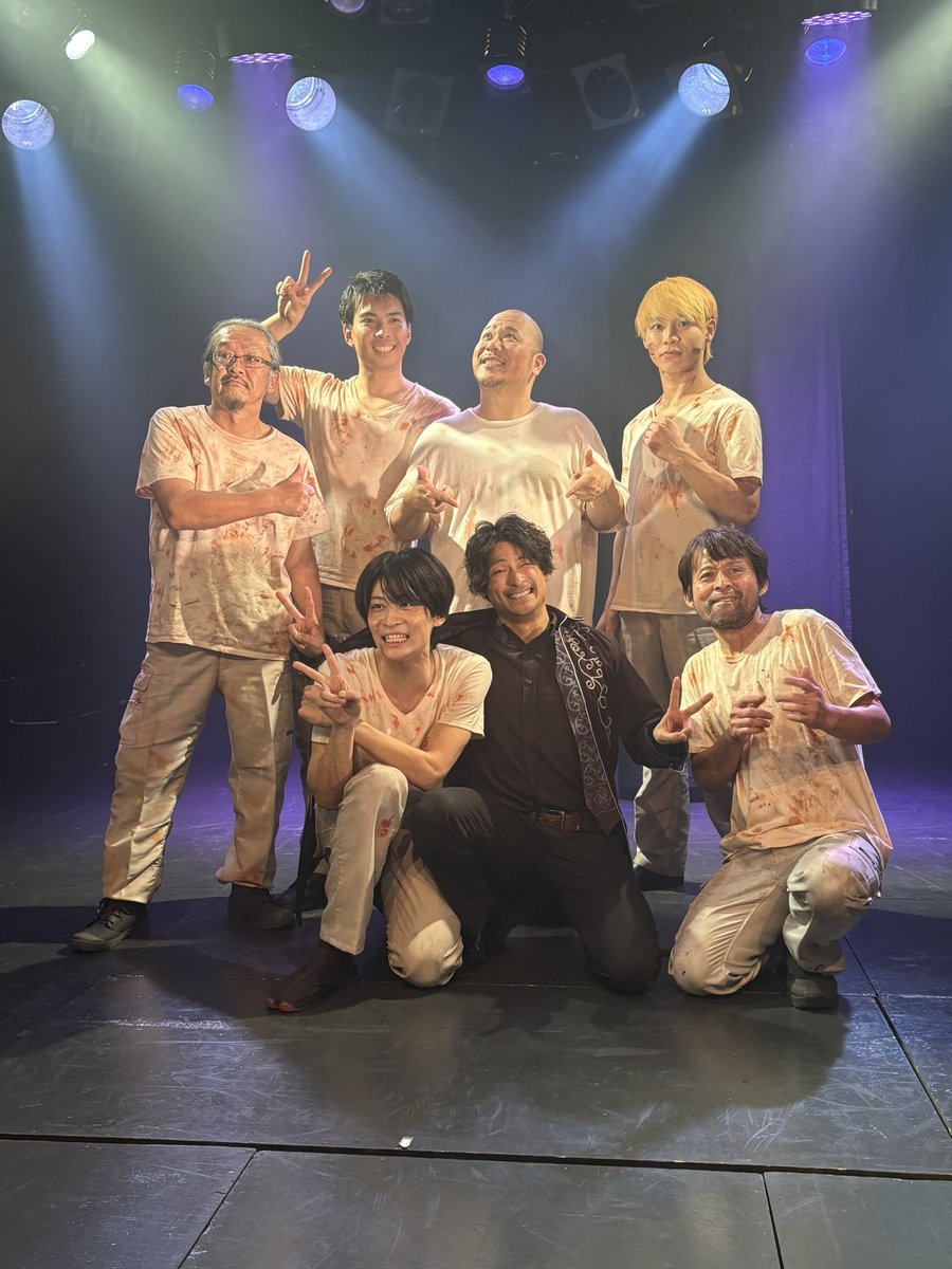 先月の舞台でご一緒させていただいた、熊野仁さんとオカモトマサトさんの舞台『地下の國』を拝見。作・演出も同じく金本真吾さん。

先月のコメディから転じて救いのない絶望的ミュージカルで、振り幅がすごすぎる。どん底な状況での「希望」への希求がすごすぎる。みなさま、熱演でステキでした🔥