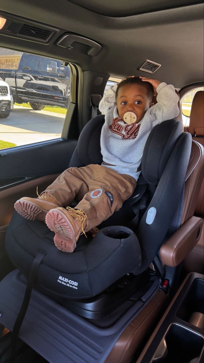 hollywoodalley_'s tweet image. the coolest kid on the planet💛