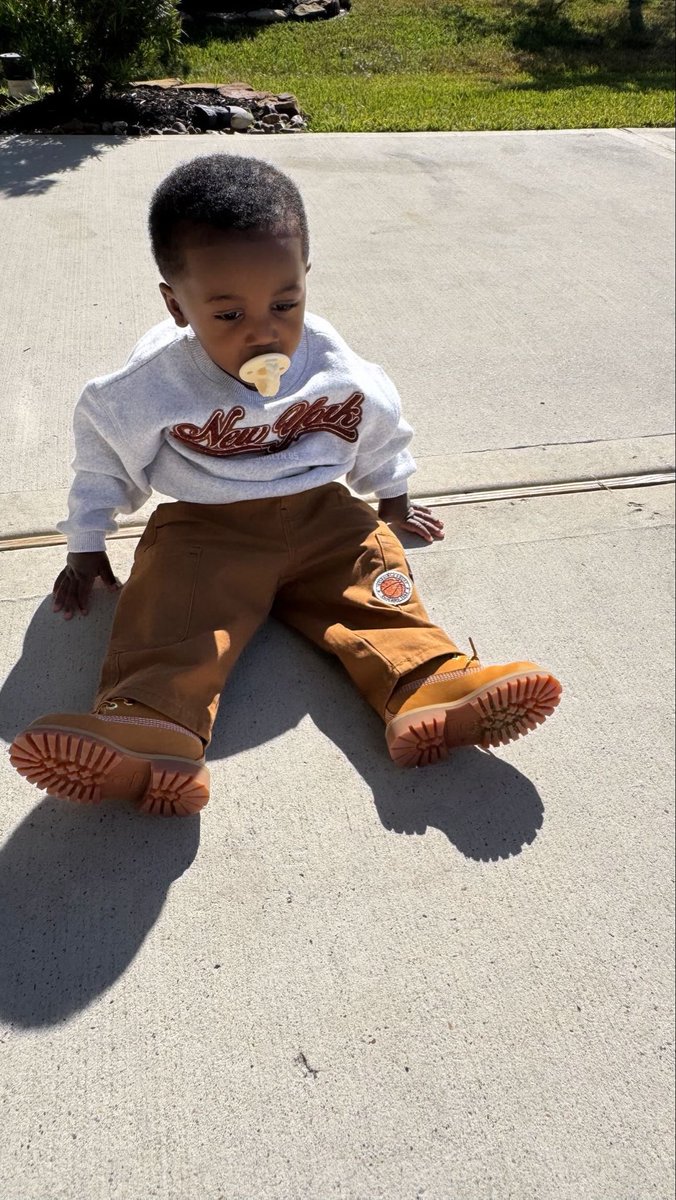 hollywoodalley_'s tweet image. the coolest kid on the planet💛