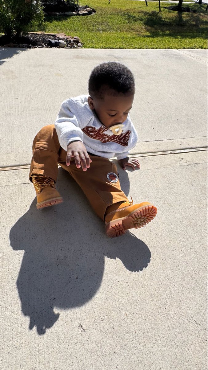 hollywoodalley_'s tweet image. the coolest kid on the planet💛