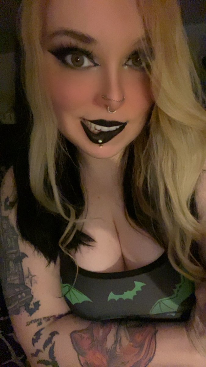 🎶“No sleep, I was feeling symptoms of you
Set my world to the tune of the way that you move.”🎶🎶