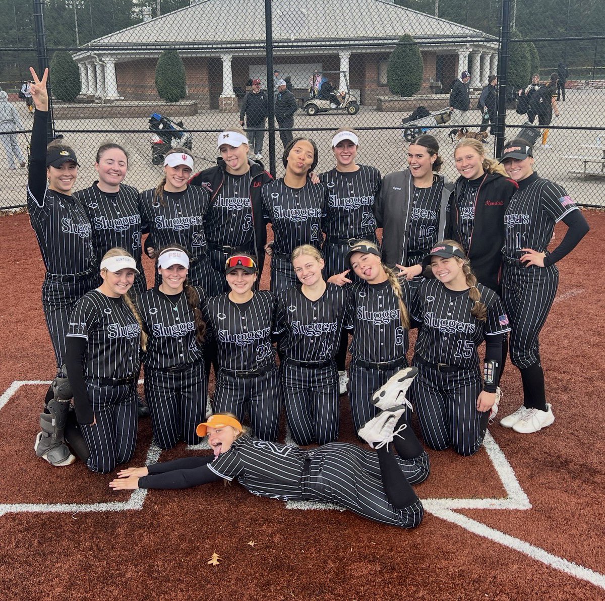 Took it home!! Ended fall ball right!! So proud of my girls🤍🤍<a href="/sluggers_18U/">Louisville Lady Sluggers Huecker-Norwood 18U</a>