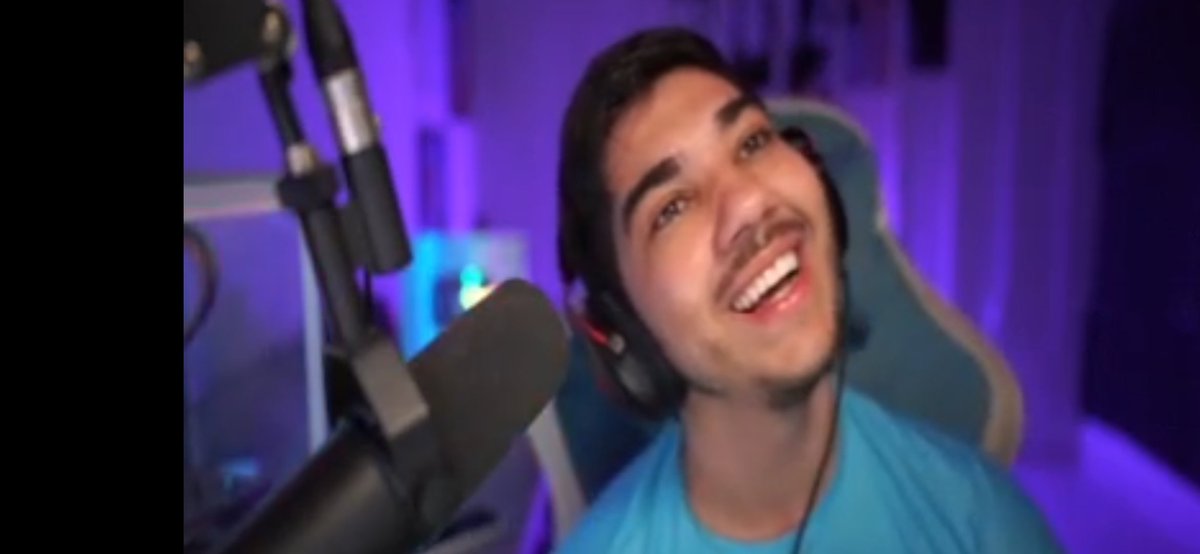 GUH_erriesse's tweet image. #Fora @OvOTzFN coach medíocre!!!