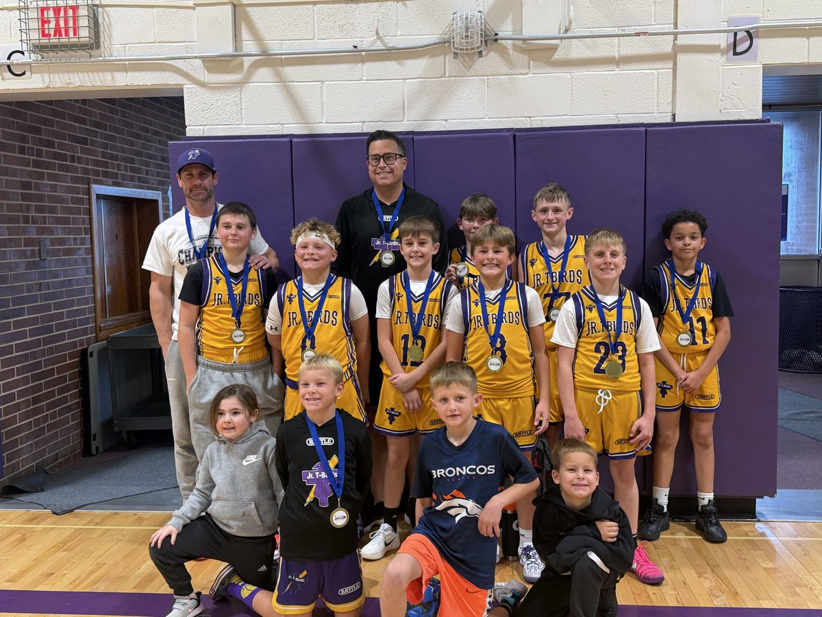 cooper_valla's tweet photo. Tourney Champs! 🥇 https://t.co/2l6EyEOgNZ