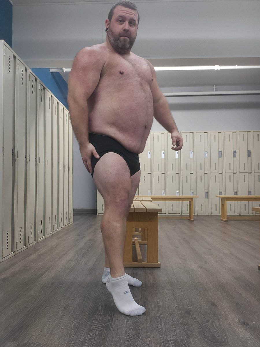 Sven0204's tweet photo. Getting leaner, more defined as my stay up!  That's insane!  Almost 270 now and looking the best i ever did https://t.co/MBaCDJKpLh