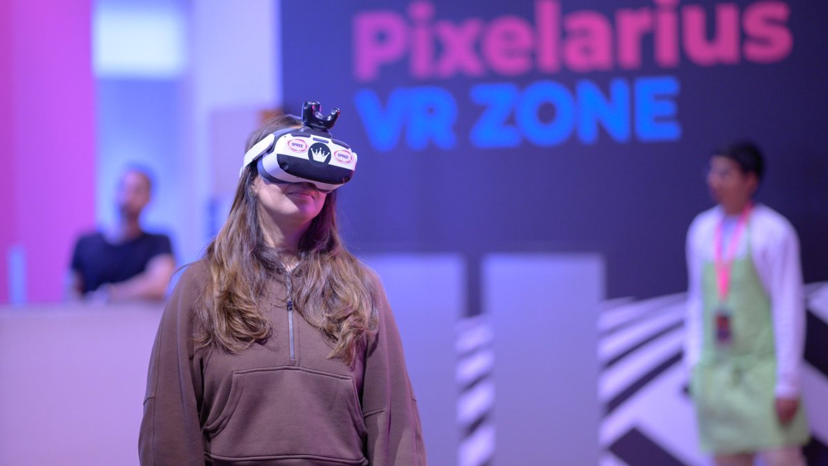 TELUS_Spark's tweet image. SCIENCE FOR EVERYONE, SERIOUSLY.

 🧪 Build + innovate in Open Studio
 🧬 Explore what makes humans, human
 🧒 Splash + climb in the Creative Kids Museum
 🦖 Fly with dinos in VR
 🌌 Team up for cosmic missions

Come get curious. 🔬⚡️ #ScienceForAll #TELUSSpark