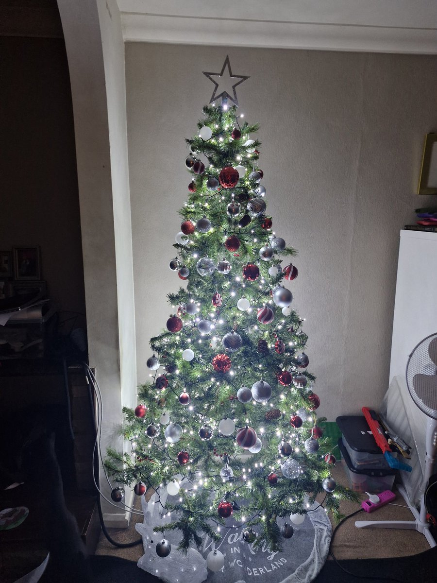 Lauren W tweet media