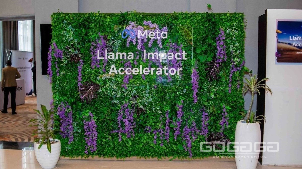 gogaga_ke's tweet image. A photo op that brings nature into the spotlight. 🌿📸

We designed this setup with lush greenery and modern finishes to create the perfect balance between elegance and experience, where every snap tells your brand’s story beautifully. ✨

#GoGagaExperiential  #EventDesign